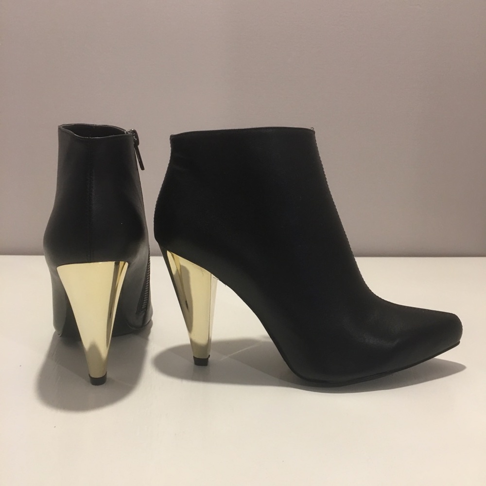 BB Dakota Leather Gold Heeled Booties